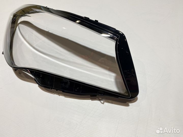 Правое стекло фары Mercedes W117 рестайлинг
