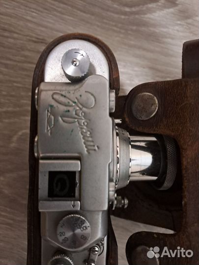 Плёночный фотоаппарат Зоркий