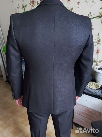 Костюм классический мужской Peplos