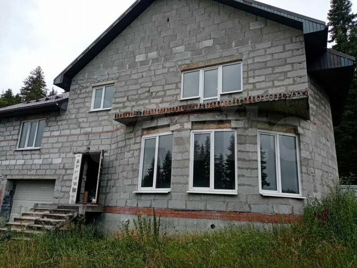 Коттедж 320 м² на участке 17 сот.