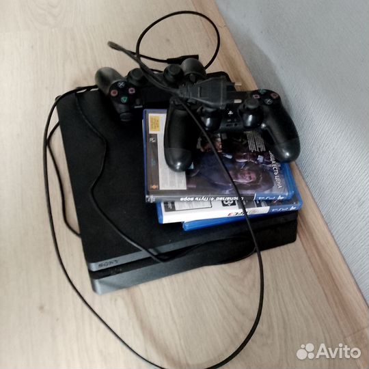 Sony PS4 slim