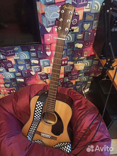 Акустическая гитара