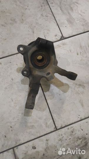 Кулак передний renault clio 2 symbol kangoo