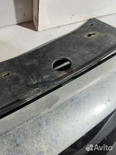 Решетка радиатора Renault Sandero 2013