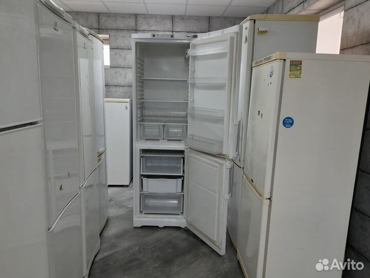 Холодильник Hotpoint Ariston HBM2201(Д764)(1414)