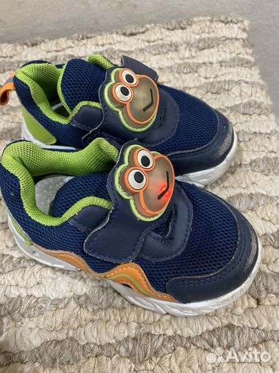 Кроссовки детские