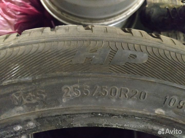 Goodyear Wrangler HP 255/50 R20