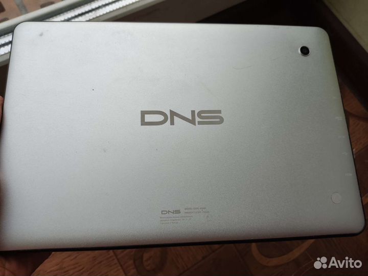 Планшет DNS m100