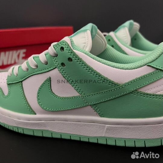 Nike sb dunk low Green glow