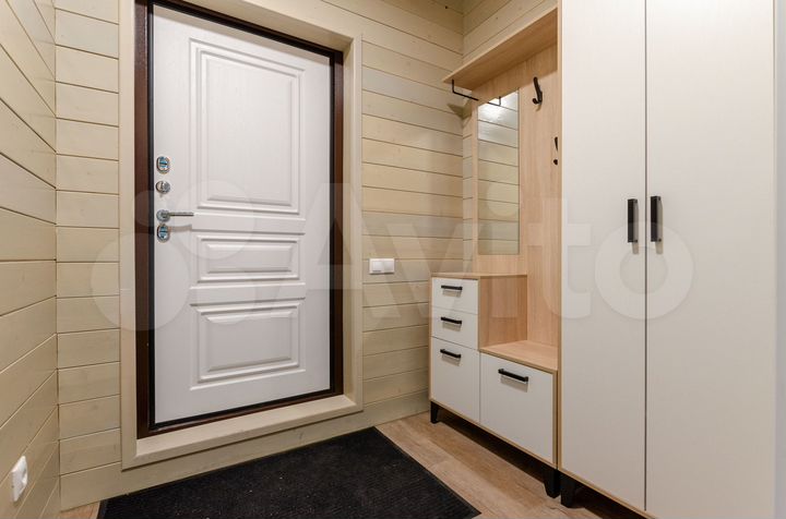 Коттедж 185 м² на участке 13 сот.