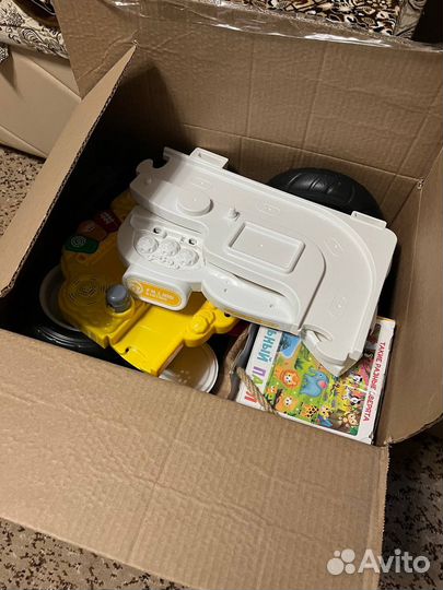 Коробка с детскими игрушками