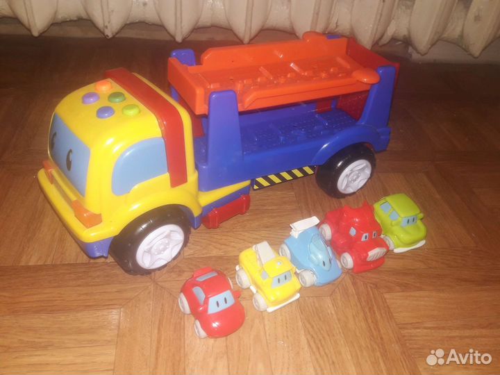 Детские игрушки машинки. треки