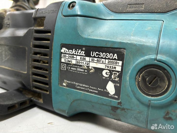 Электрическая цепная пила Makita UC3030A