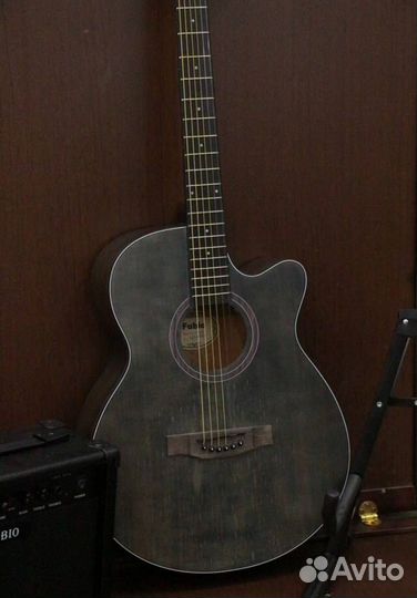 Акустическая классическая гитара