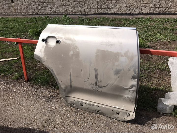 Задняя правая дверь туарег, каен