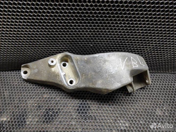 Кронштейн Opel Vectra B