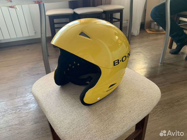 Горнолыжный шлем