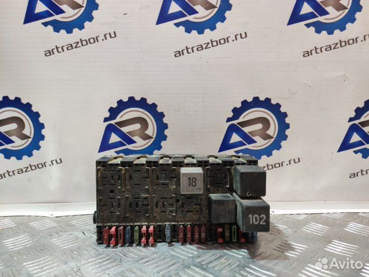 Блок предохранителей Volkswagen Transporter T4 1.9