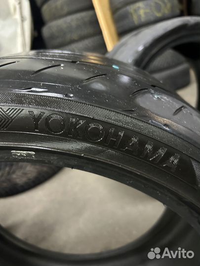 Yokohama Advan Fleva V701 245/40 R18 и 265/35 R18