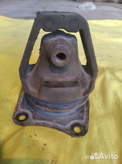 Опора подушка двигателя