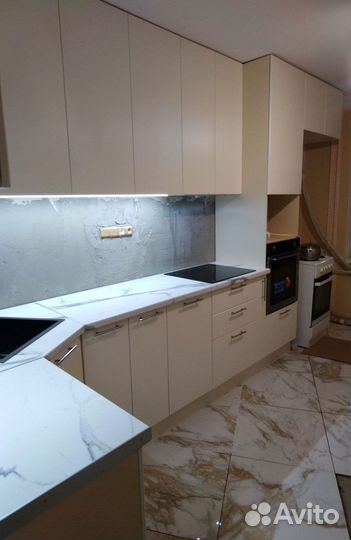 Кухонный гарнитур угловой. Рассрочка