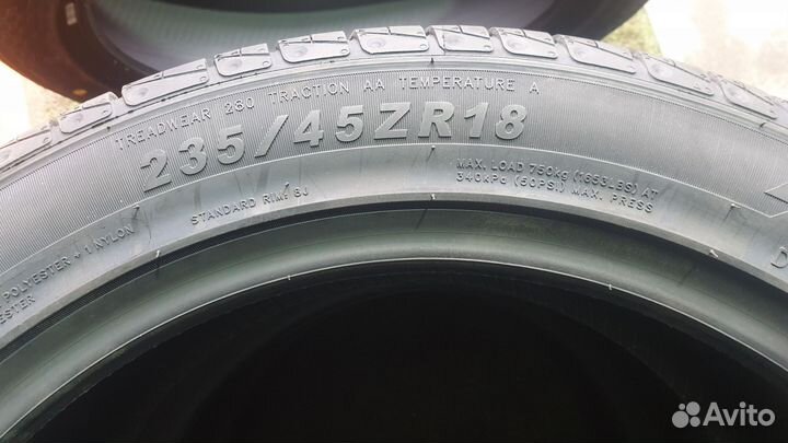 RoadX RXMotion U11 235/45 R18 98Y