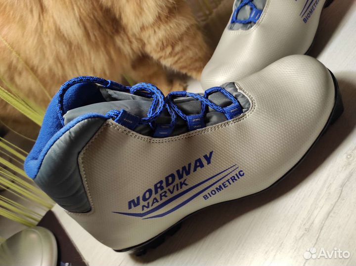 Лыжные ботинки