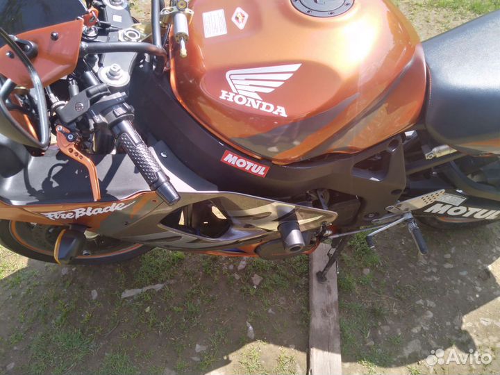 Honda cbr 919 rr fireblade