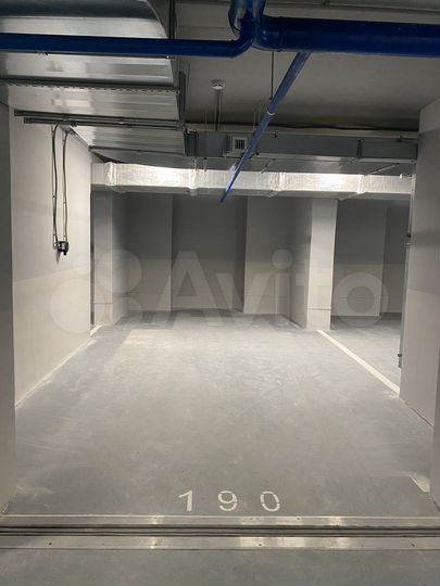 Машиноместо, 30 м²