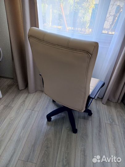 Компьютерное кресло