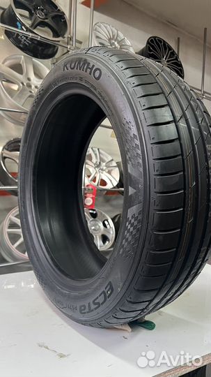 Kumho Ecsta PS71 215/55 R18 99V