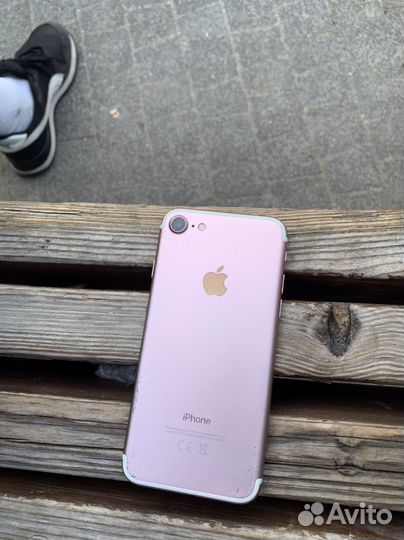 Телефон iPhone 7 Rose Gold
