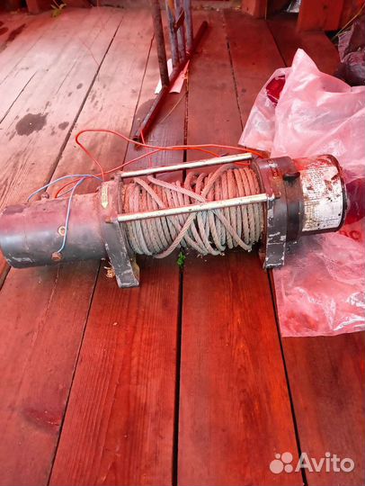 Буксировочная лебëдка