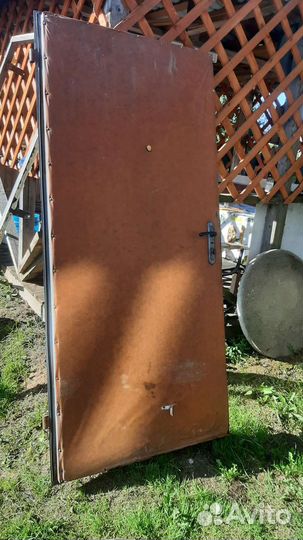 Металлическая дверь бу