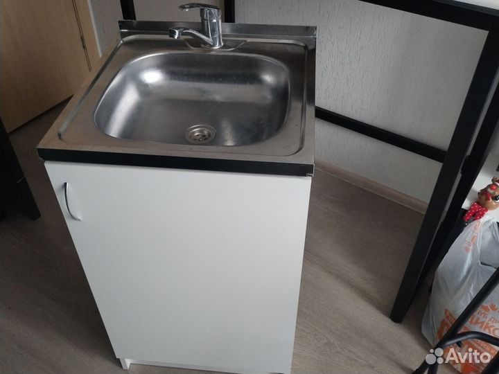 Смеситель, мойка, раковина, тумба