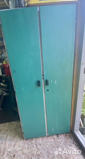 Металлический шкаф