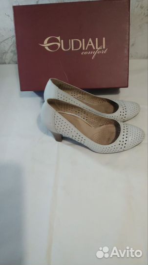 Женские кожаные туфли 38 р