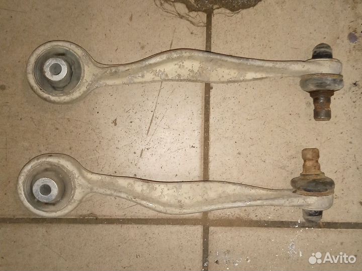 Рычаг верхний задний Skoda Superb 1,Audi A4,VW B5