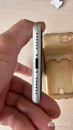 iPhone SE (2020), 64 ГБ