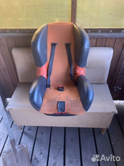 Автомобильное кресло