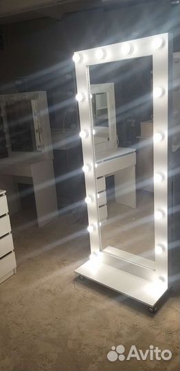 Зеркало напольное с подсветкой