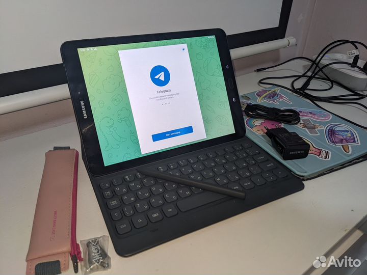 Планшет Galaxy Tab S3 LTE + клавиатура SM-T825