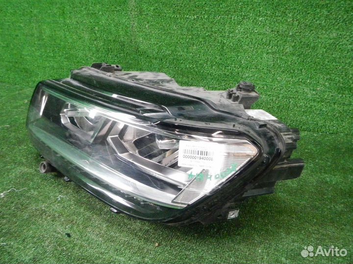 Фара левая Volkswagen Tiguan