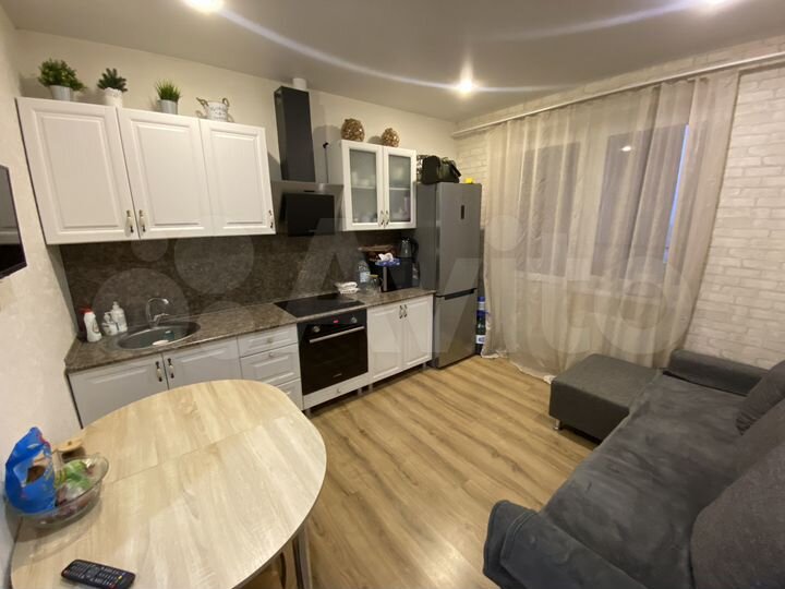 2-к. квартира, 50 м², 8/18 эт.