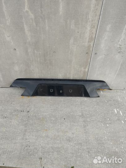 Накладка крышки багажника BMW 7 E65 бмв 7 Е65 Е66