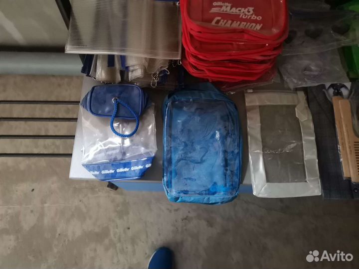 Подарочные косметички от парфюмерных брендов