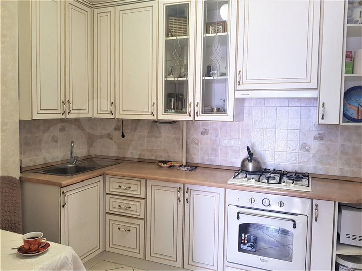 2-к. квартира, 76 м², 2/5 эт.