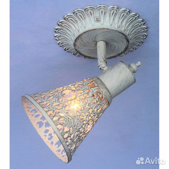 Спот favourite 1796-1W