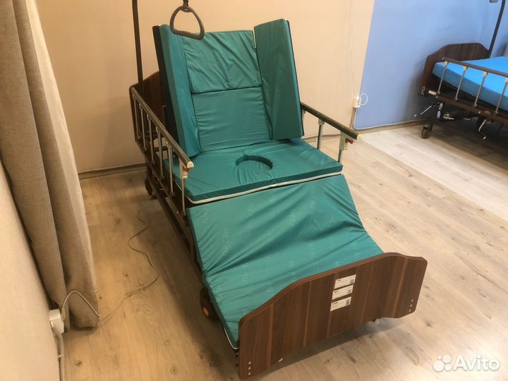 Медицинская электрическая кровать MET revel NEW
