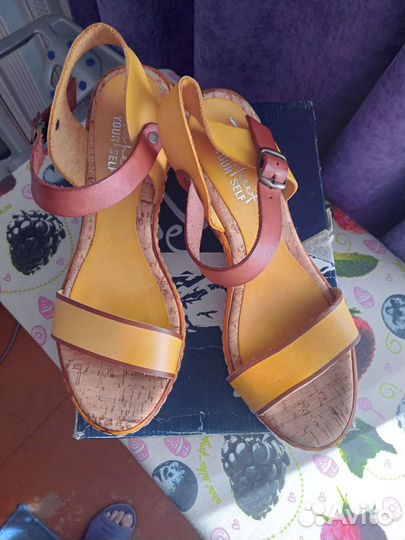 Босоножки женские